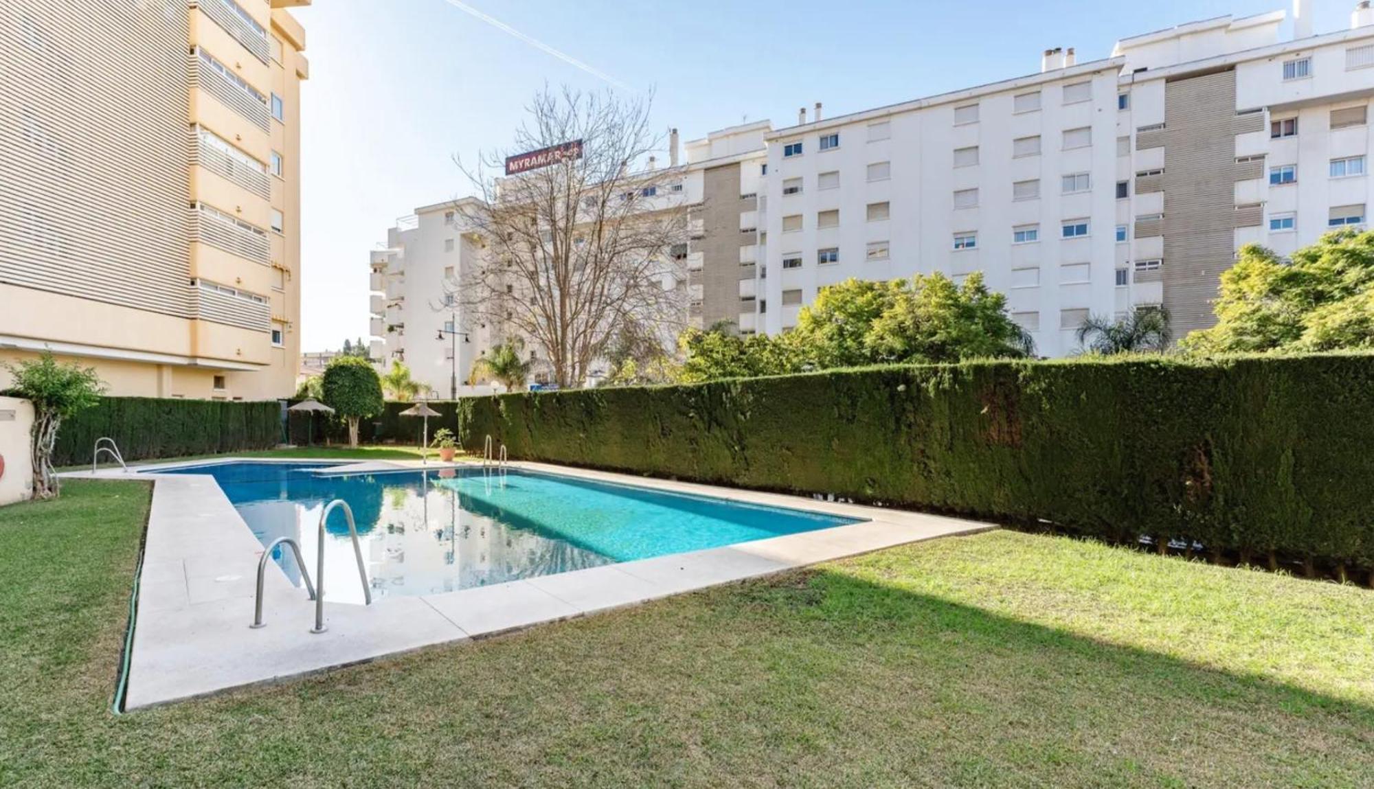 Apartamento Boutique Miramar Playa, Garaje Opcional Фуeнхирола Екстериор снимка